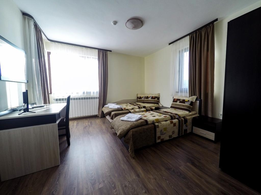 Divna Guest House Dospat Exterior foto